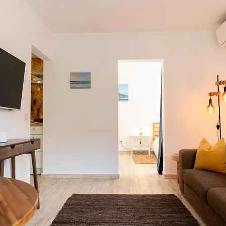Apartment 1bd Close To