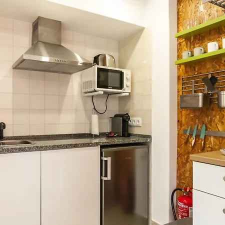 Apartment 1bd Close To *